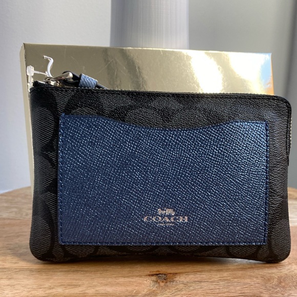 Coach Accesories/  Small Wristlet with Side Pocket 4”x6” - Picture 2 of 14
